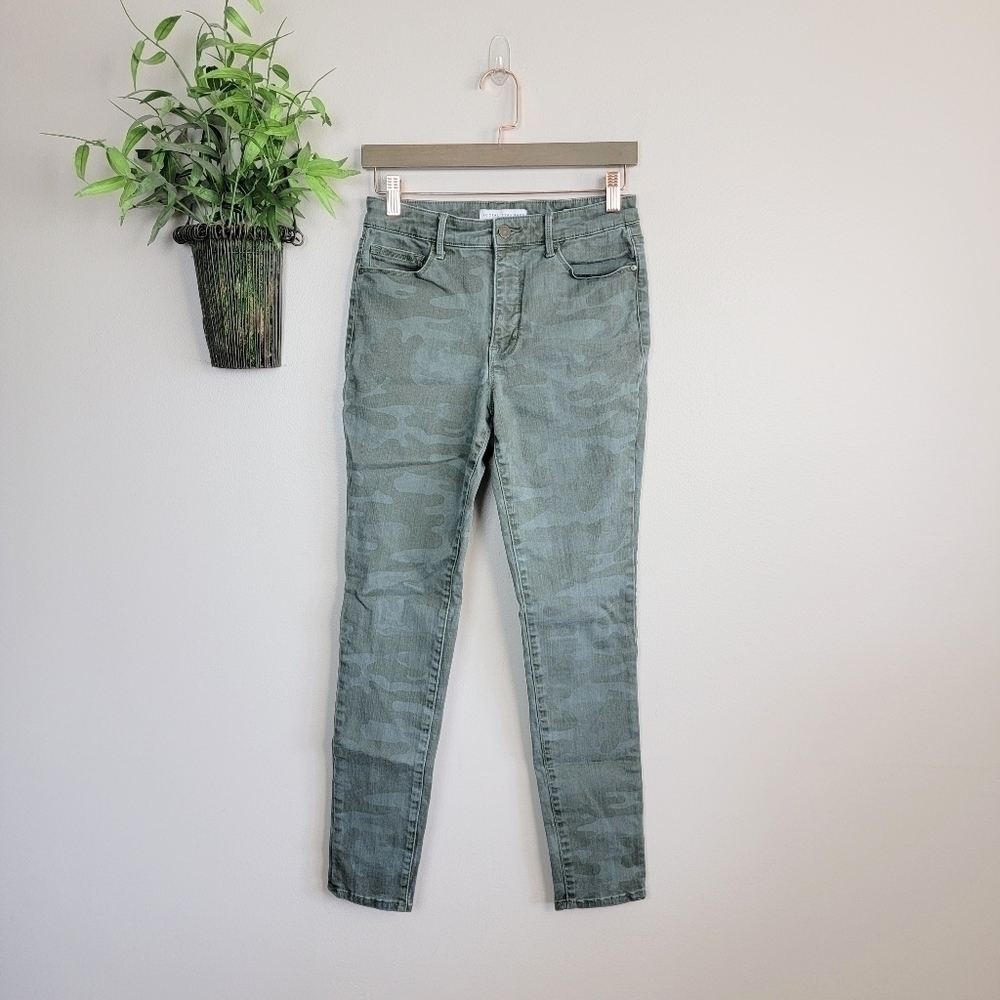 Social Standard Sanctuary High Rise Skinny Army Camo Stretch Jegging Jeans 4 27
